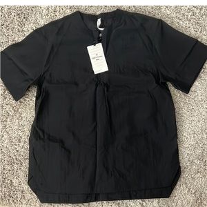 Lululemon Athletica Clear Intentions Black Top size 12 NWT